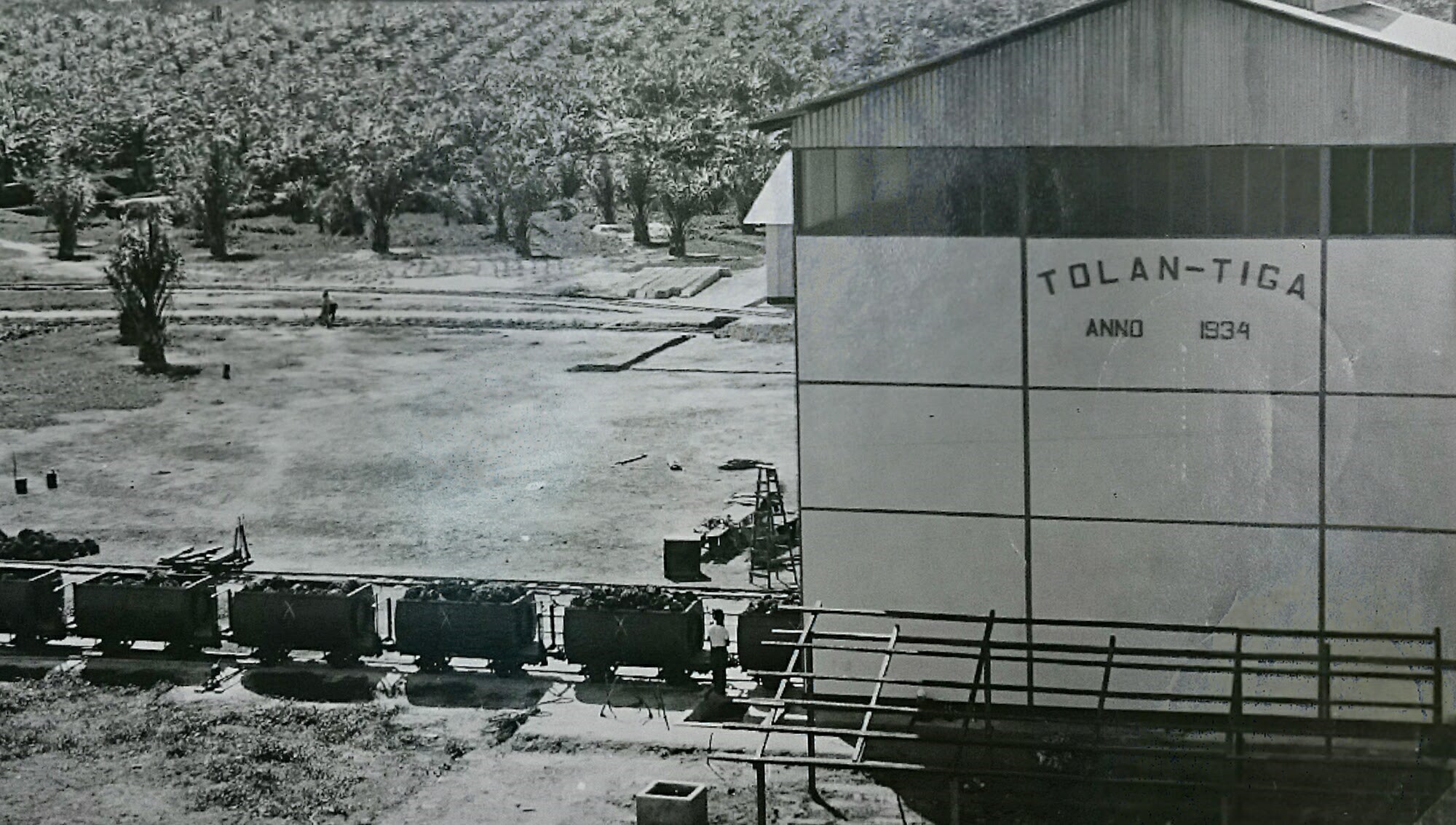 1934 Perlabian Mill fruits deliveries.jpg
